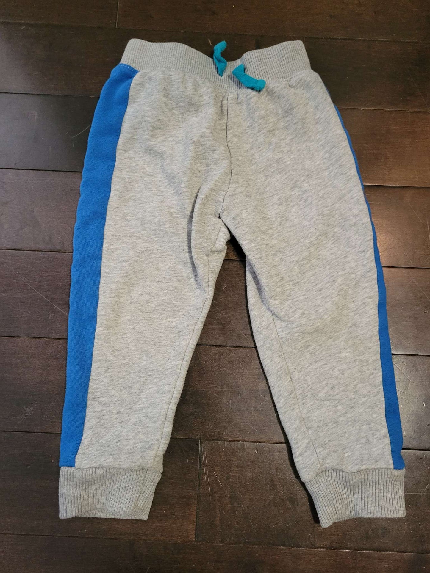 2T hoodie/pants set, Kids 2T