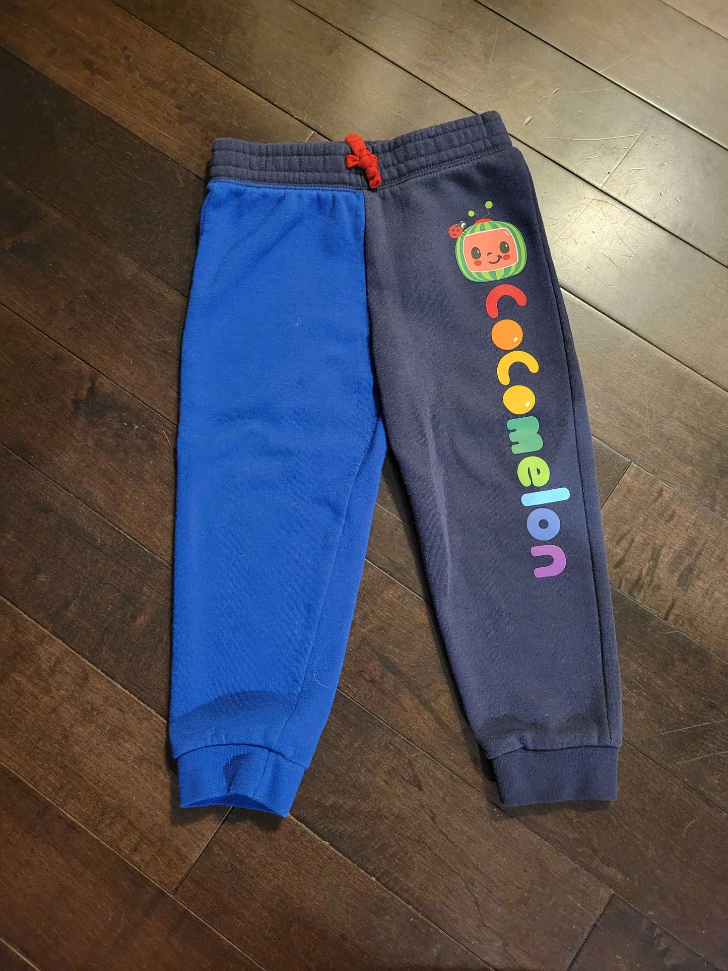 Cocomelon outfit, 3T, Kids 3T