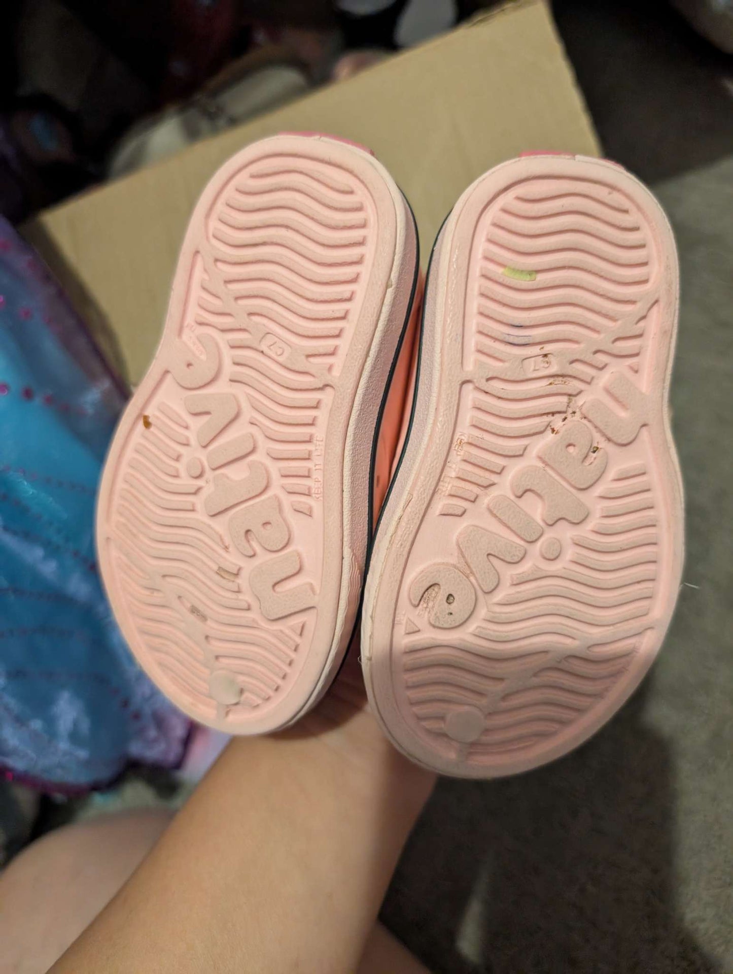 Natives - hello kitty - size c7, Shoes 7 (Walkers:12-24 mth)