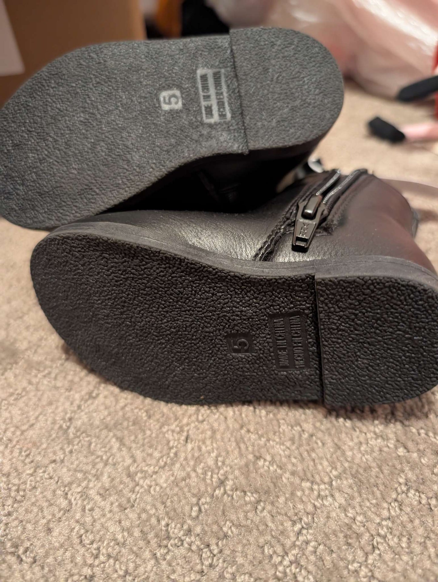Old Navy Chelsea Boots - size 5, Shoes 5 (Walkers:12-24 mth)