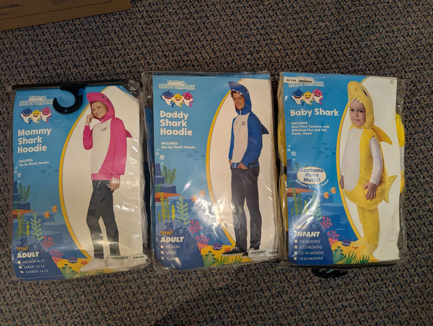 Baby Shark, Mommy Shark & Daddy Shark Halloween Costumes, Kids 9 Month (6-9M)