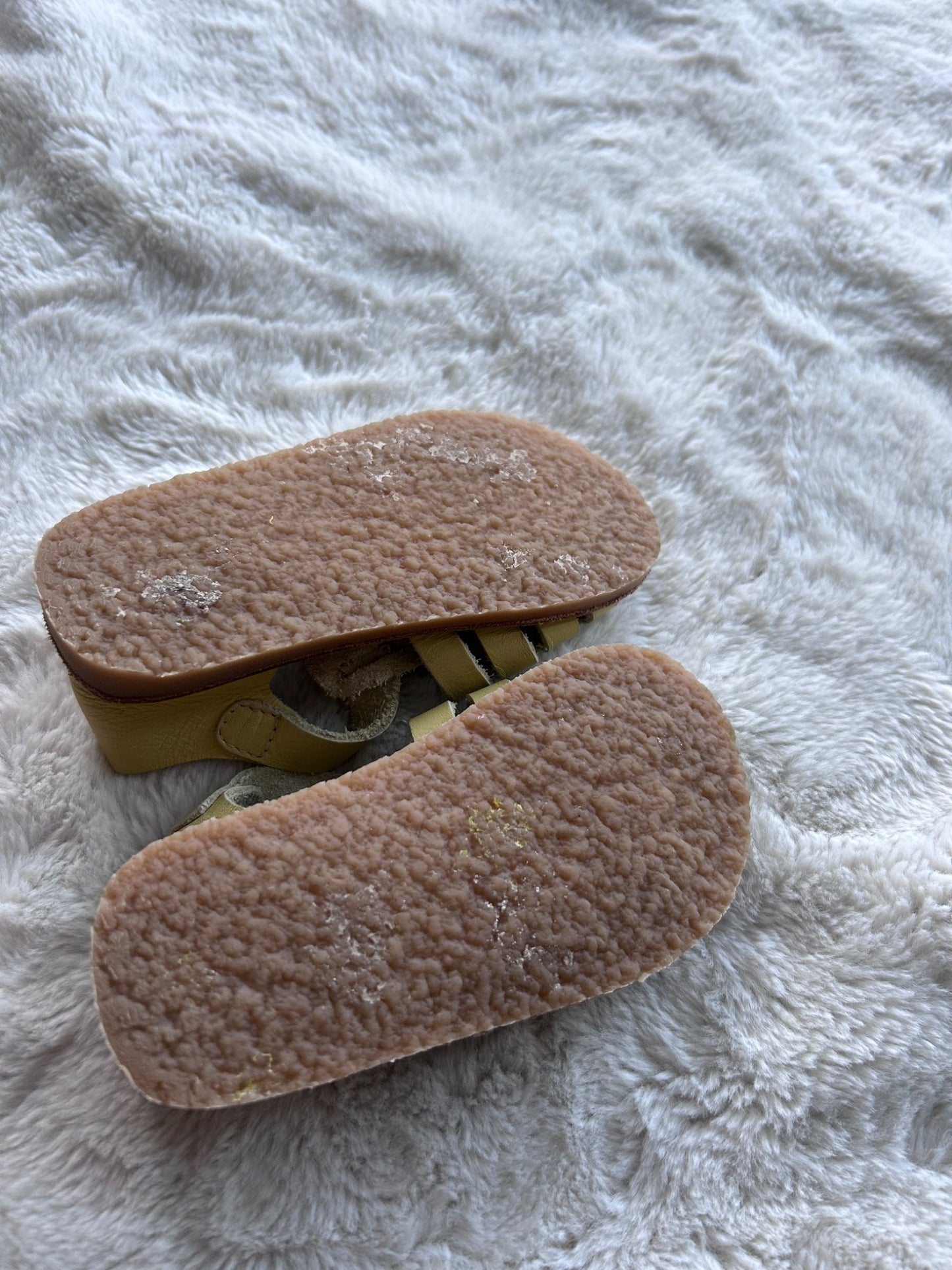 Zara yellow sandal size 21, Shoes 5.5 (Walkers:12-24 mth)