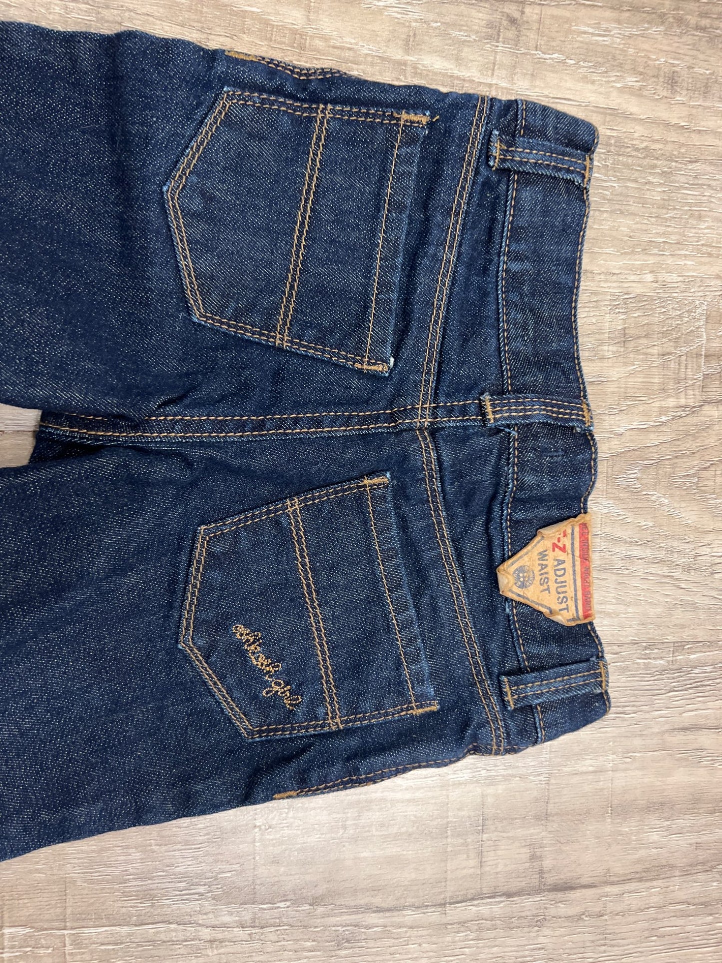 *Brand New Osh Kosh 4T jeans, Kids 4/4T