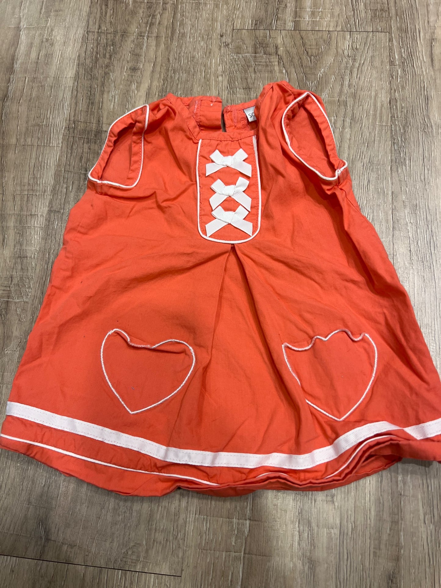 *Savannah dress with heart buttons 12-18M, Kids 18 Month (12-18M)