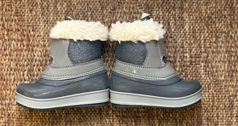 Olang Toddler Girls Winter Boots Size 5/5.5 (Retails for $90) , Shoes 5.5 (Walkers:12-24 mth)