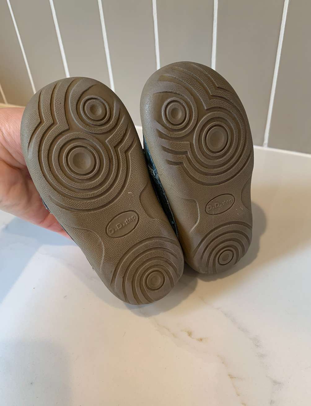 DD Step European baby shoes Size 20, Shoes 4.5 (Walkers:12-24 mth)