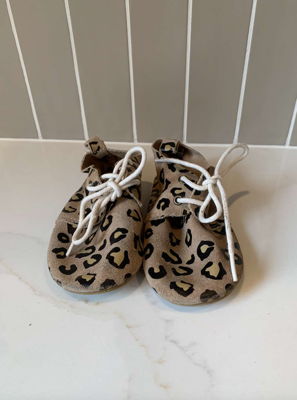 C8 Piper Finn Suede leather Cheetah print shoes; Retails $80 USD, Shoes 8 (Toddler:2-4yr)