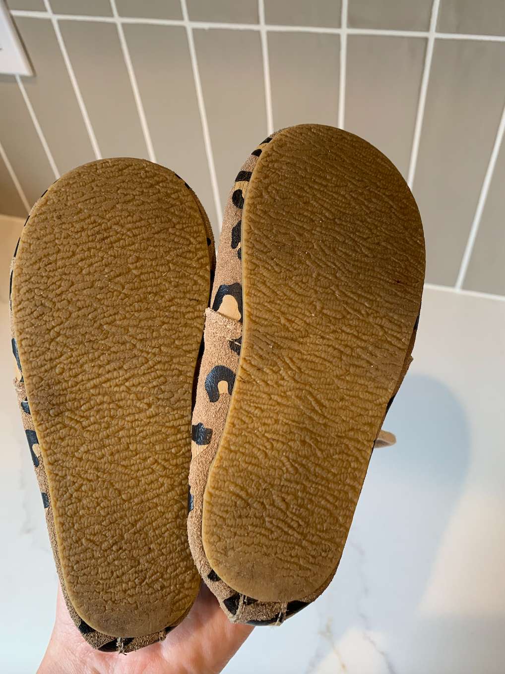 C8 Piper Finn Suede leather Cheetah print shoes; Retails $80 USD, Shoes 8 (Toddler:2-4yr)