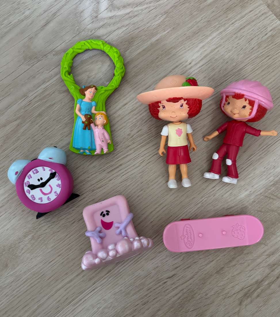 Vintage toys; Strawberry shortcake, Peter Pan, Blue's Clues