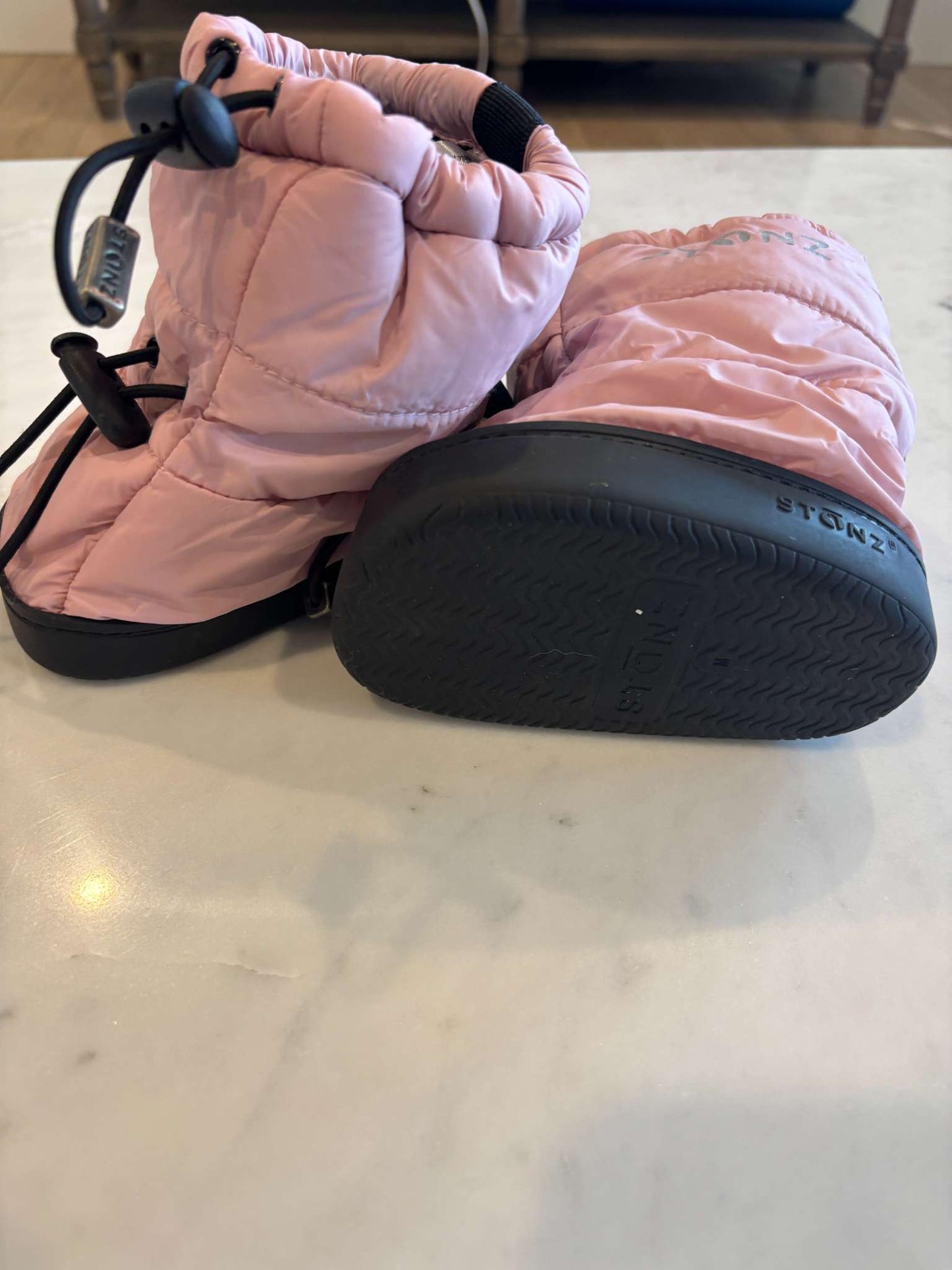 Stonz Puffer Booties-Like new!, Shoes 4 (Baby: 0-12 mth)