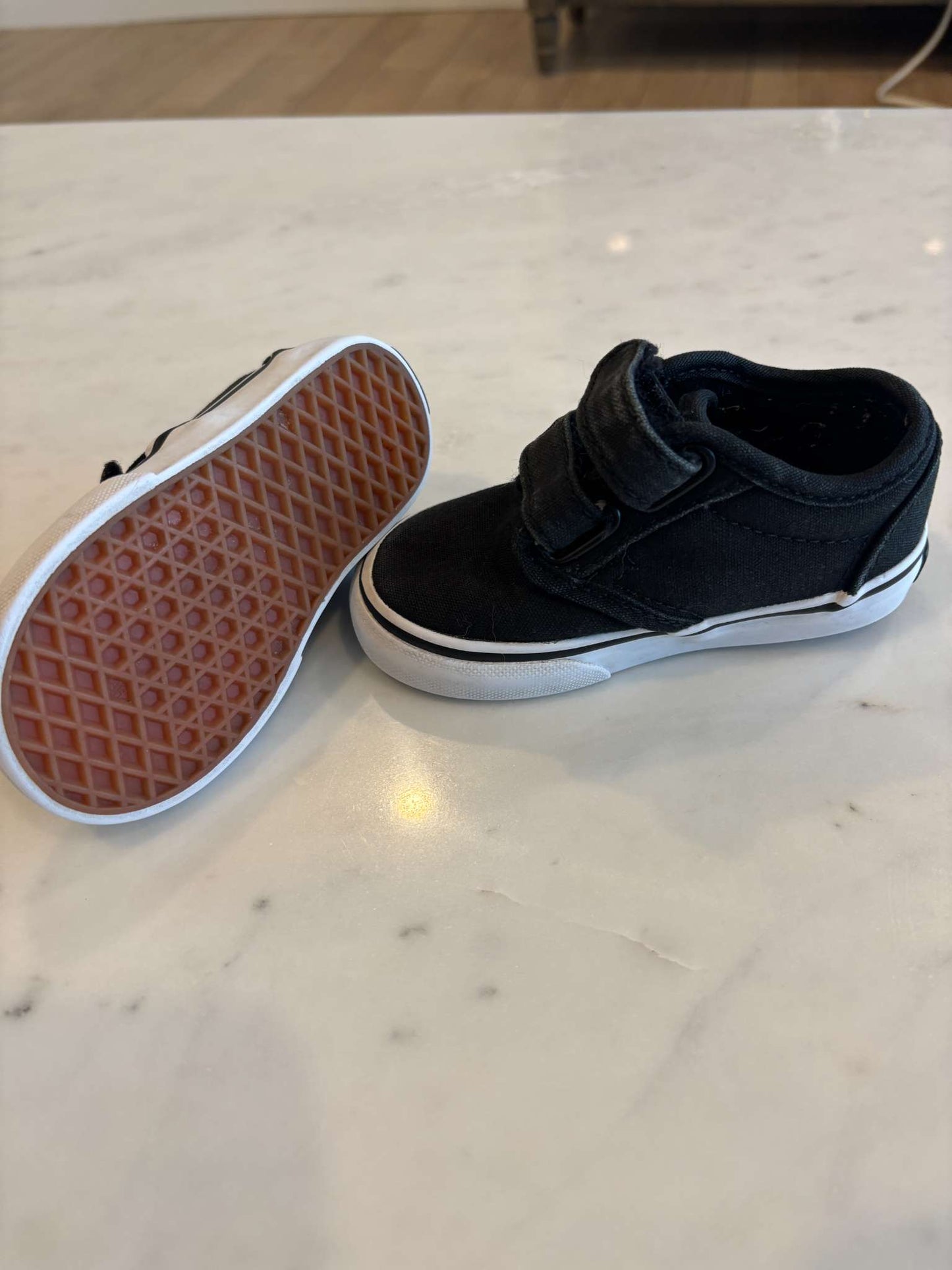 Excellent Condition Converse, Shoes 5 (Walkers:12-24 mth)