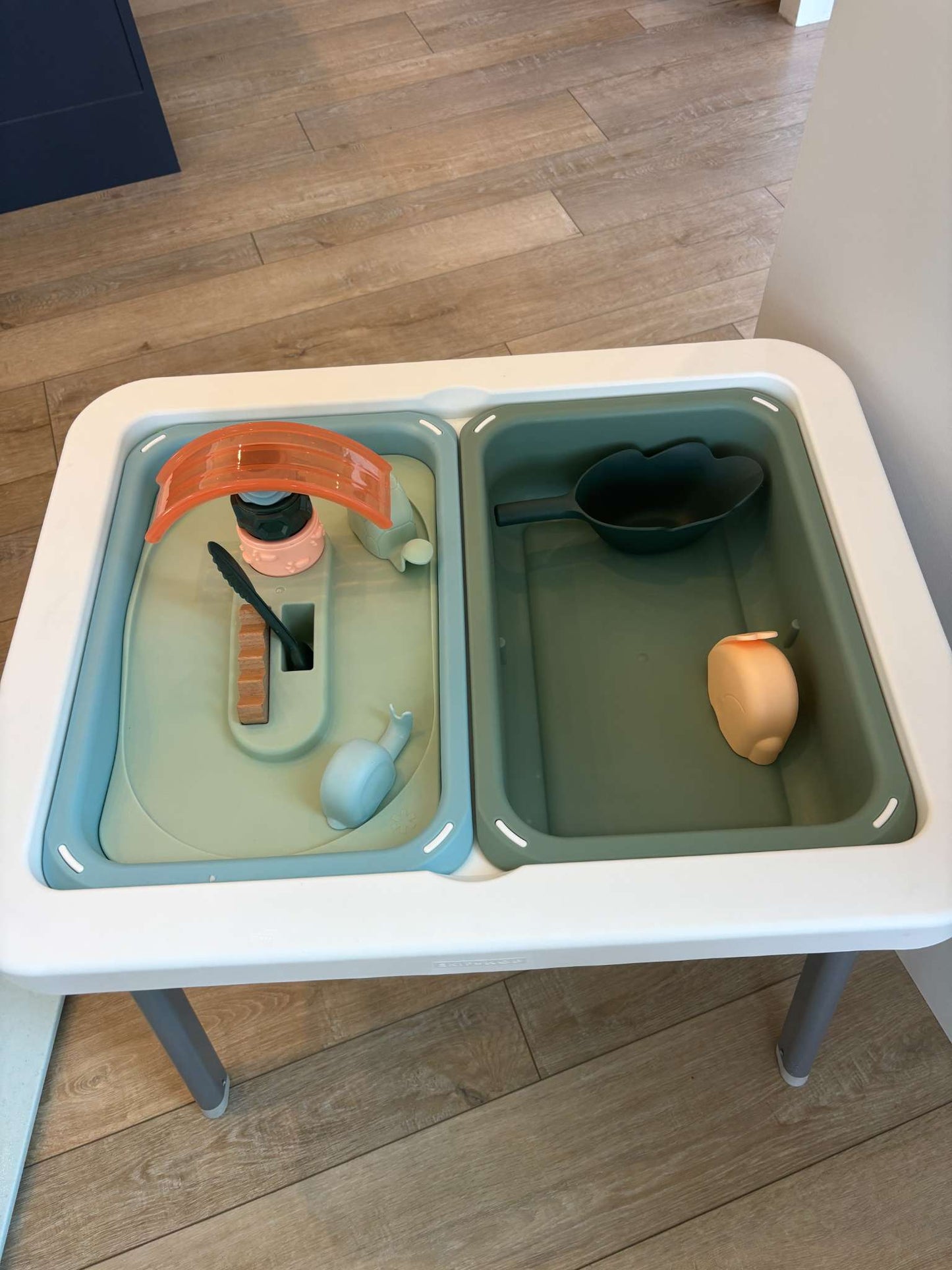 Skip Hop 3 in 1 Sensory Table