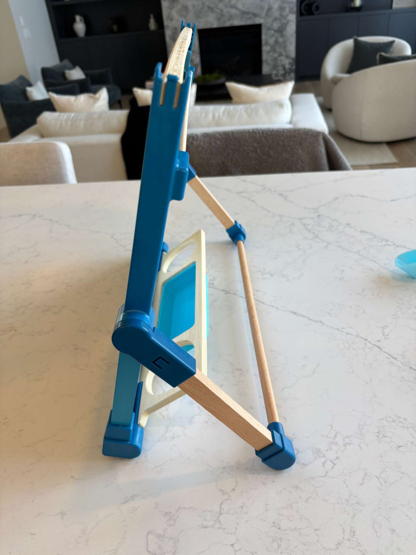 Melissa and Doug Table Top Easel