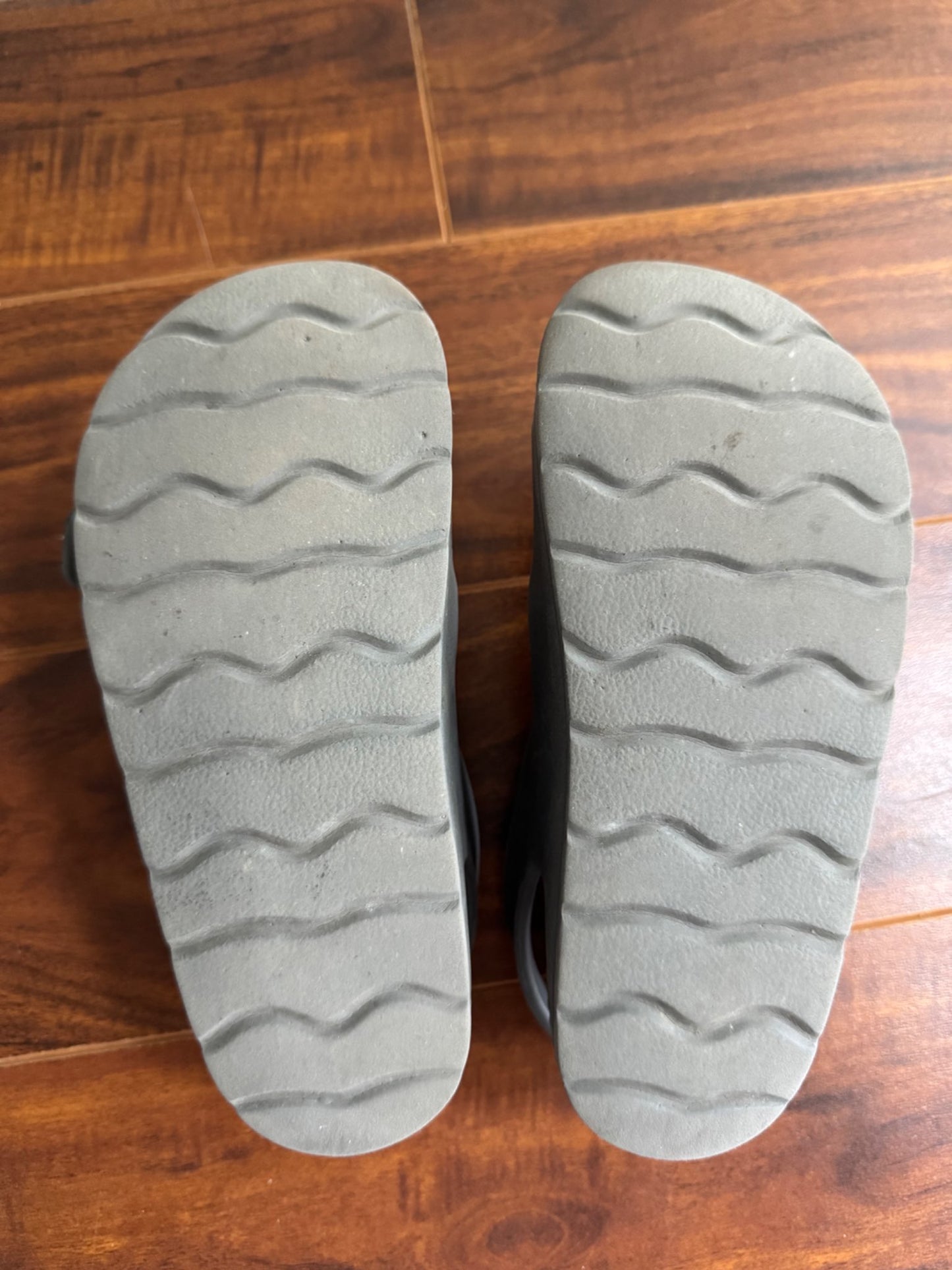 Grey Childs place sandals , Shoes 11 (Toddler:2-4yr)