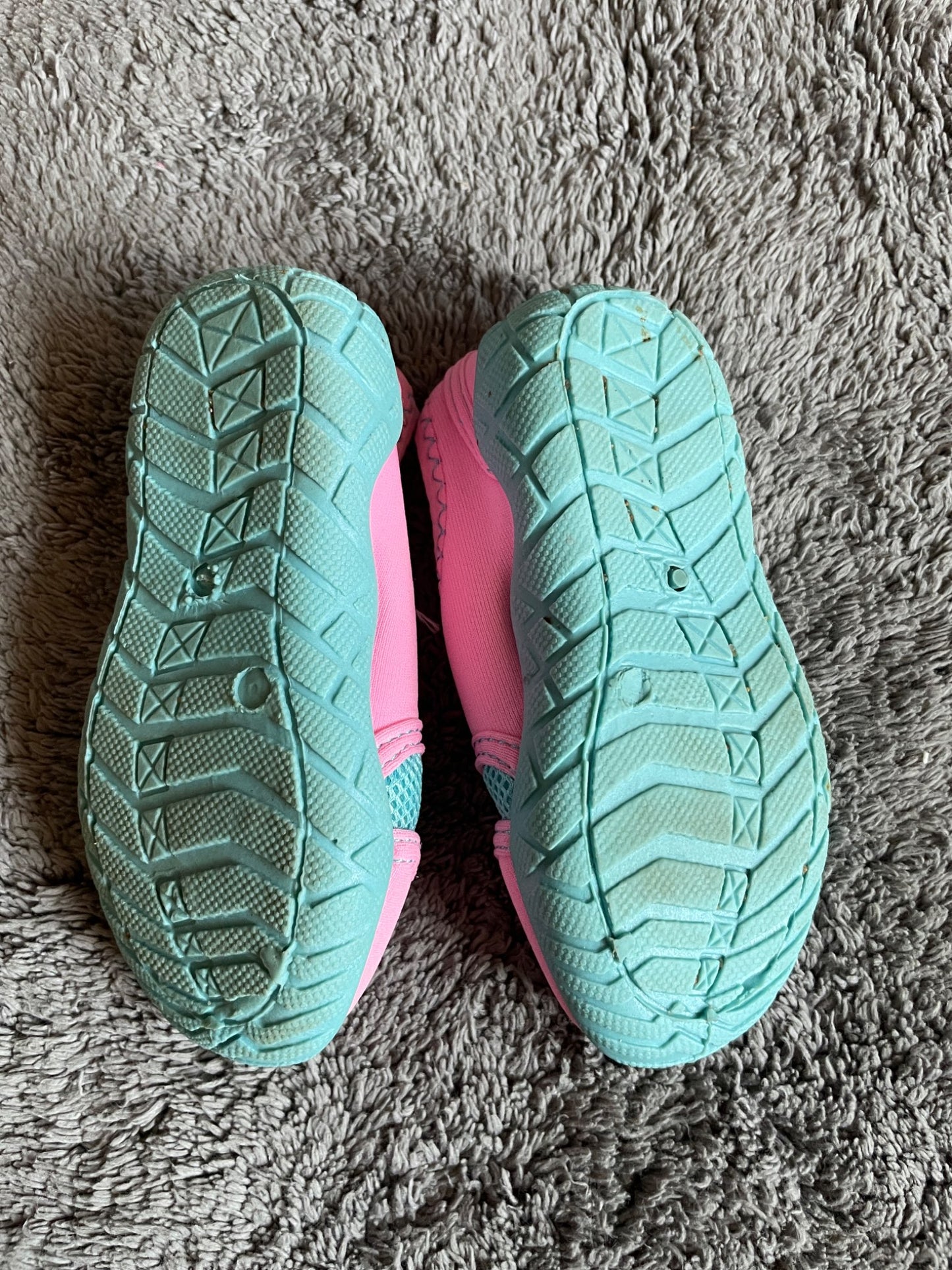 Athletic Works size 5/6 pink/blue water shoes , Shoes 5 (Walkers:12-24 mth)
