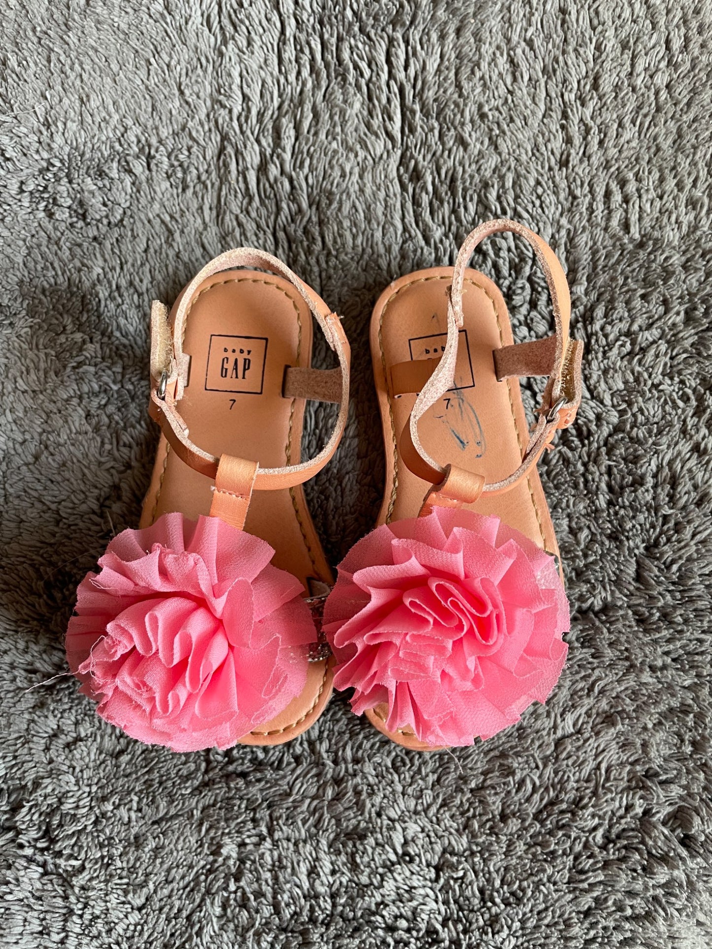 Gap size 7 pink sandals , Shoes 7 (Walkers:12-24 mth)