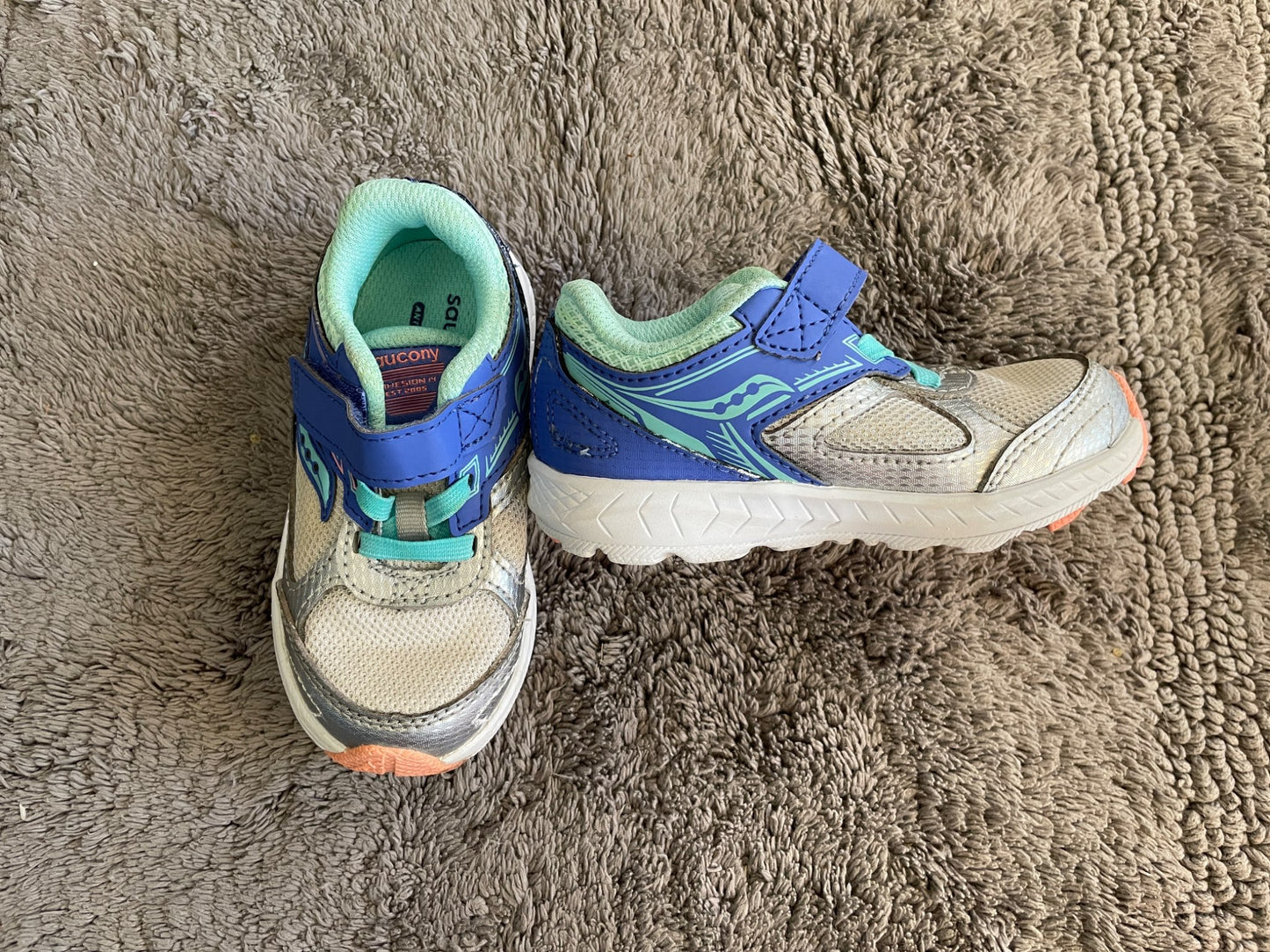 Saucony size 7 toddler girls runners , Shoes 7 (Walkers:12-24 mth)