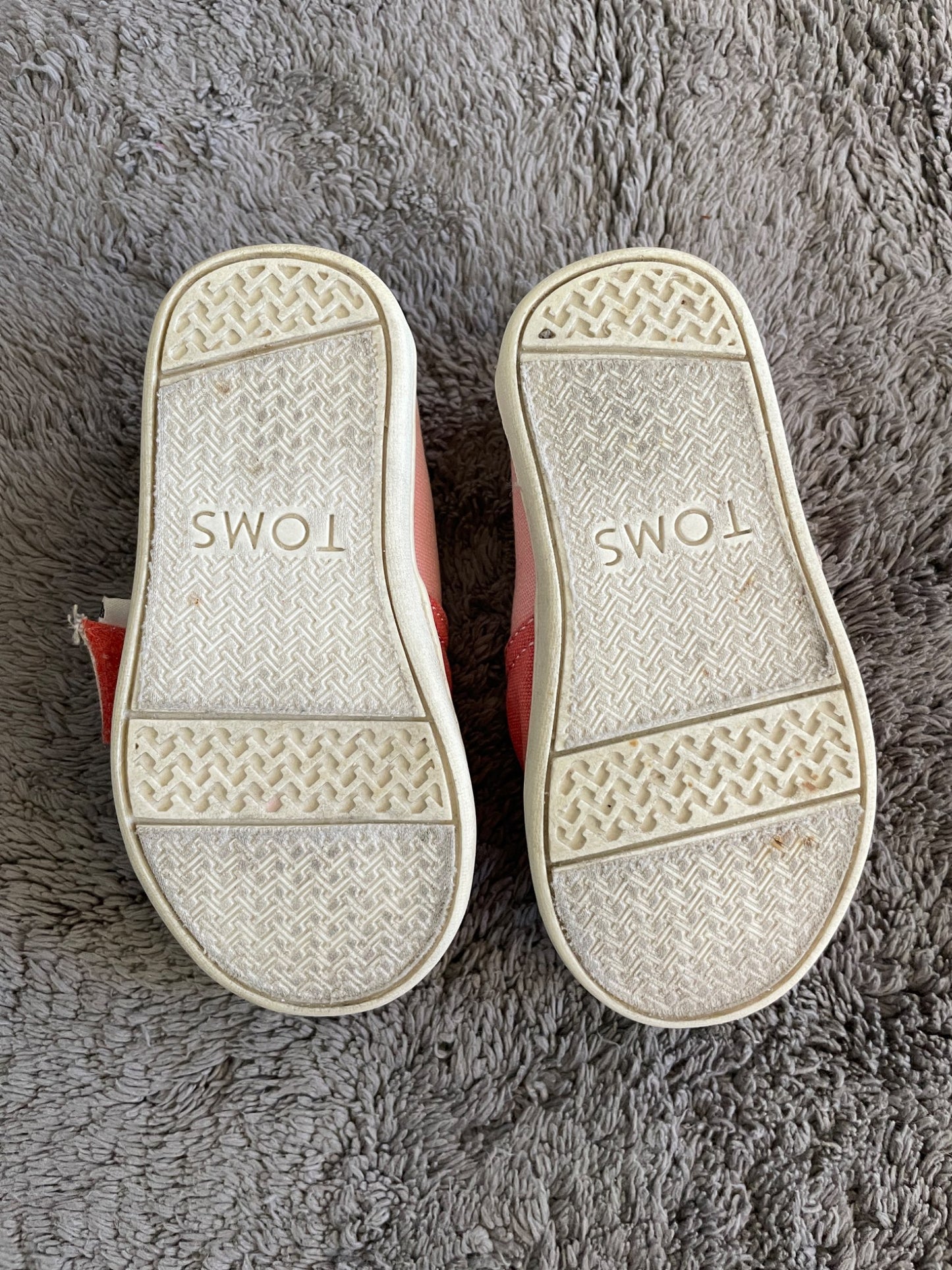 Size 6 pink toddler girls Toms, Shoes 6 (Walkers:12-24 mth)