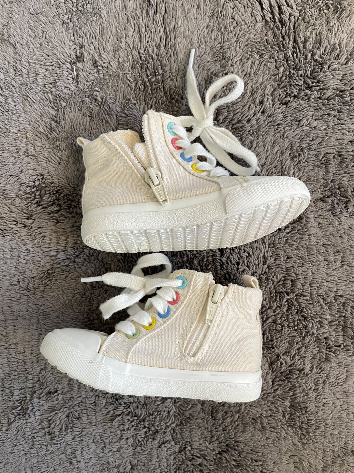 Size 6 Cat & jack toddler girls high top shoes , Shoes 6 (Walkers:12-24 mth)