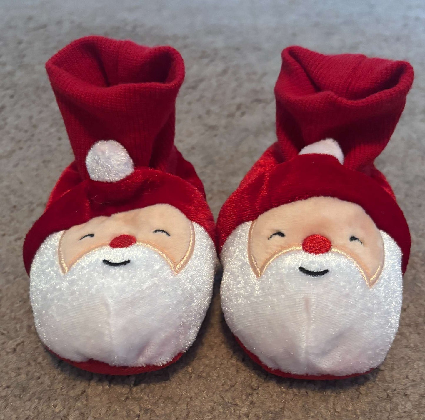 Santa slippers for baby, Shoes 3 (Baby: 0-12 mth)