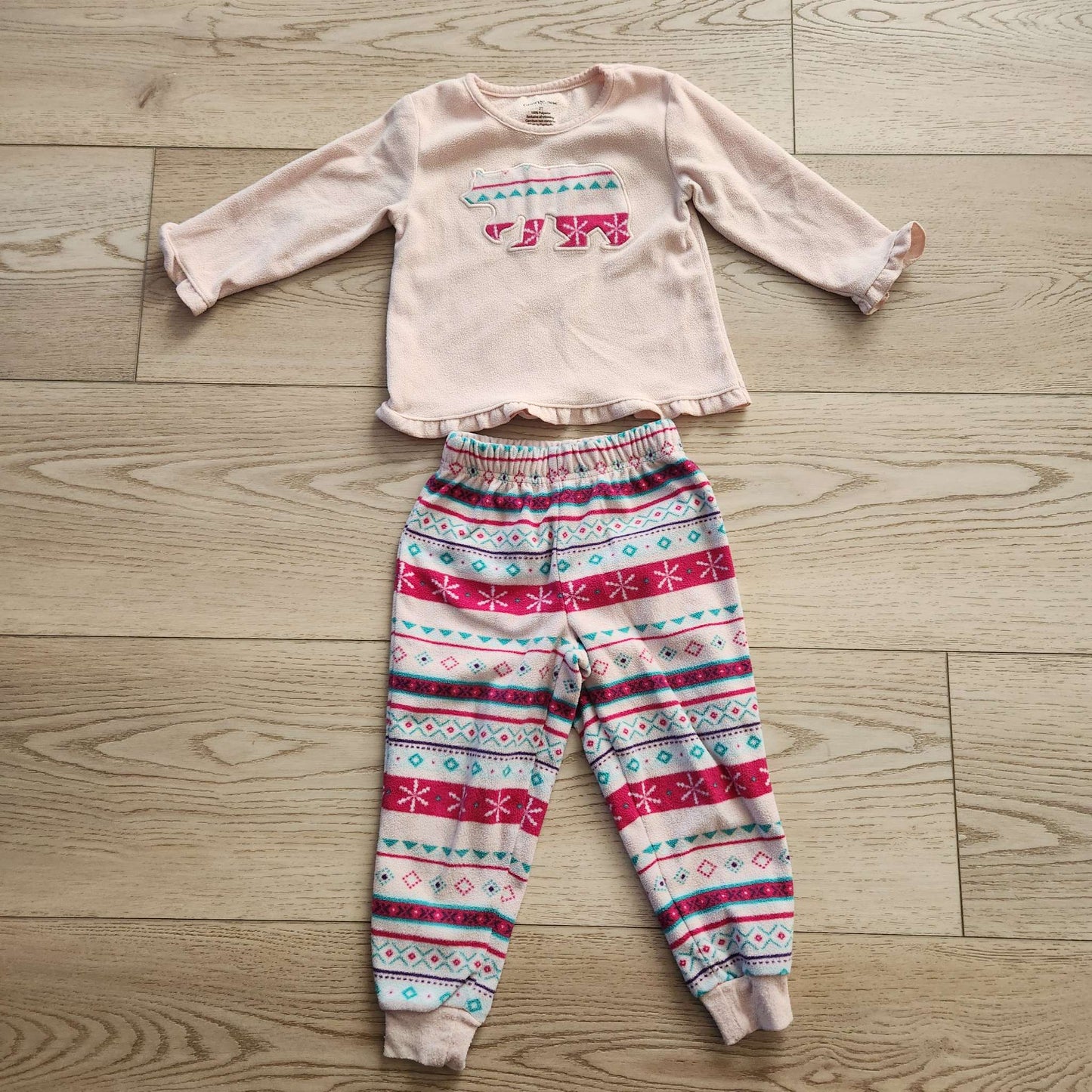 2T girls Winter/Christmas PJs, Kids 2T