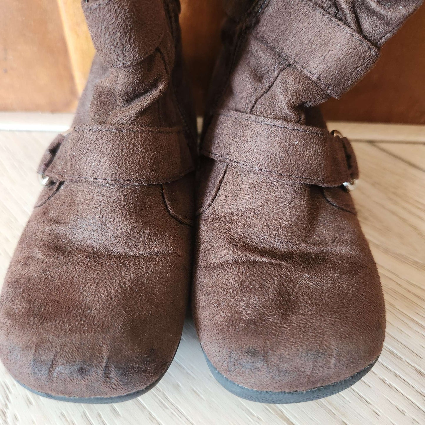 Size 5T brown boots , Shoes 5 (Walkers:12-24 mth)