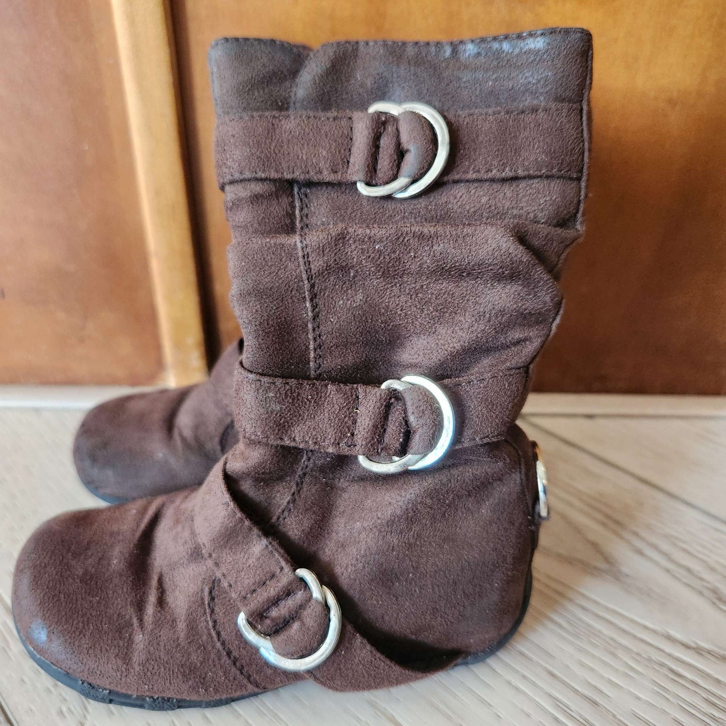 Size 5T brown boots , Shoes 5 (Walkers:12-24 mth)