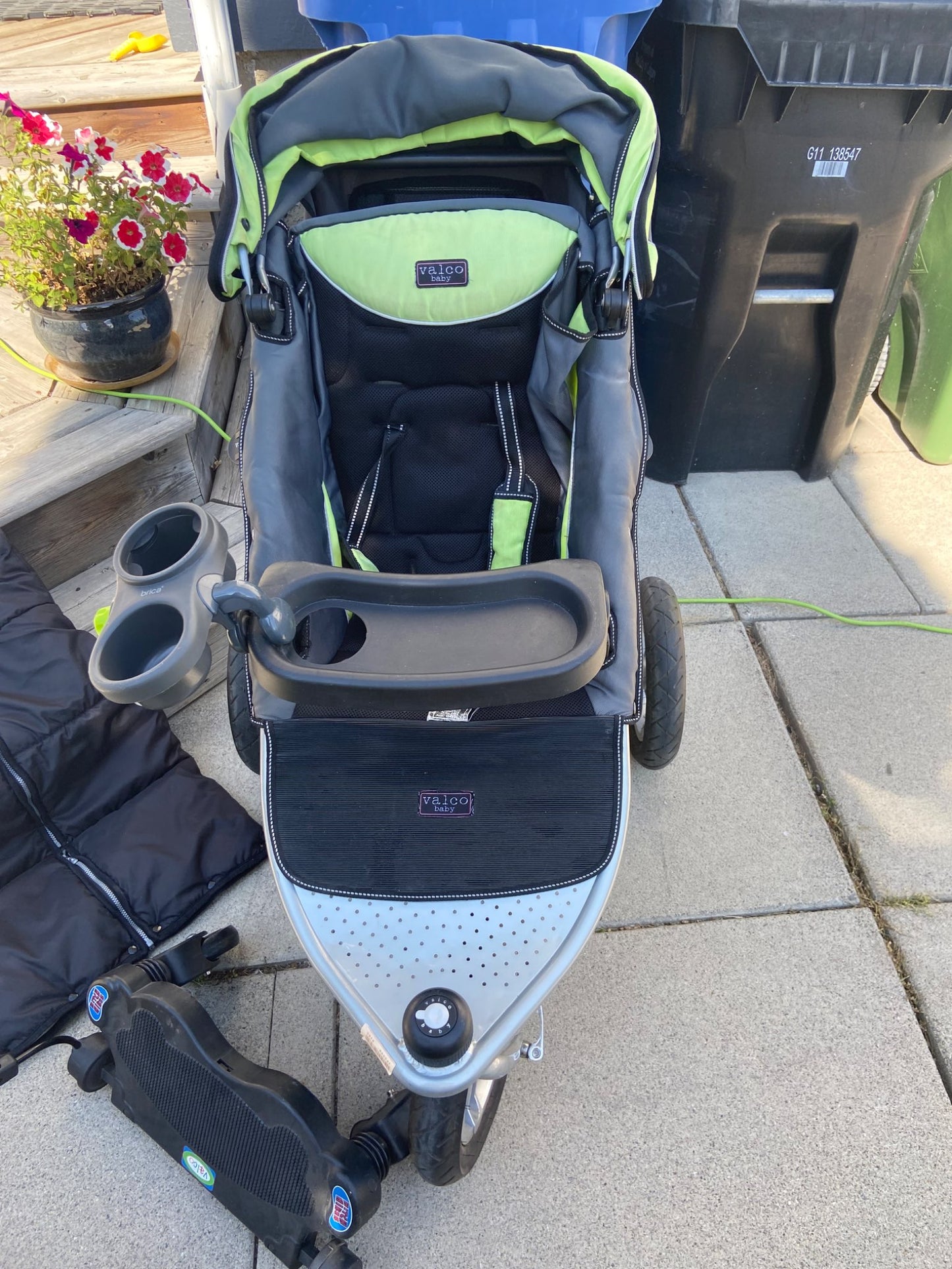 Valco Baby Runabout Tri-Mode Jogging Stroller