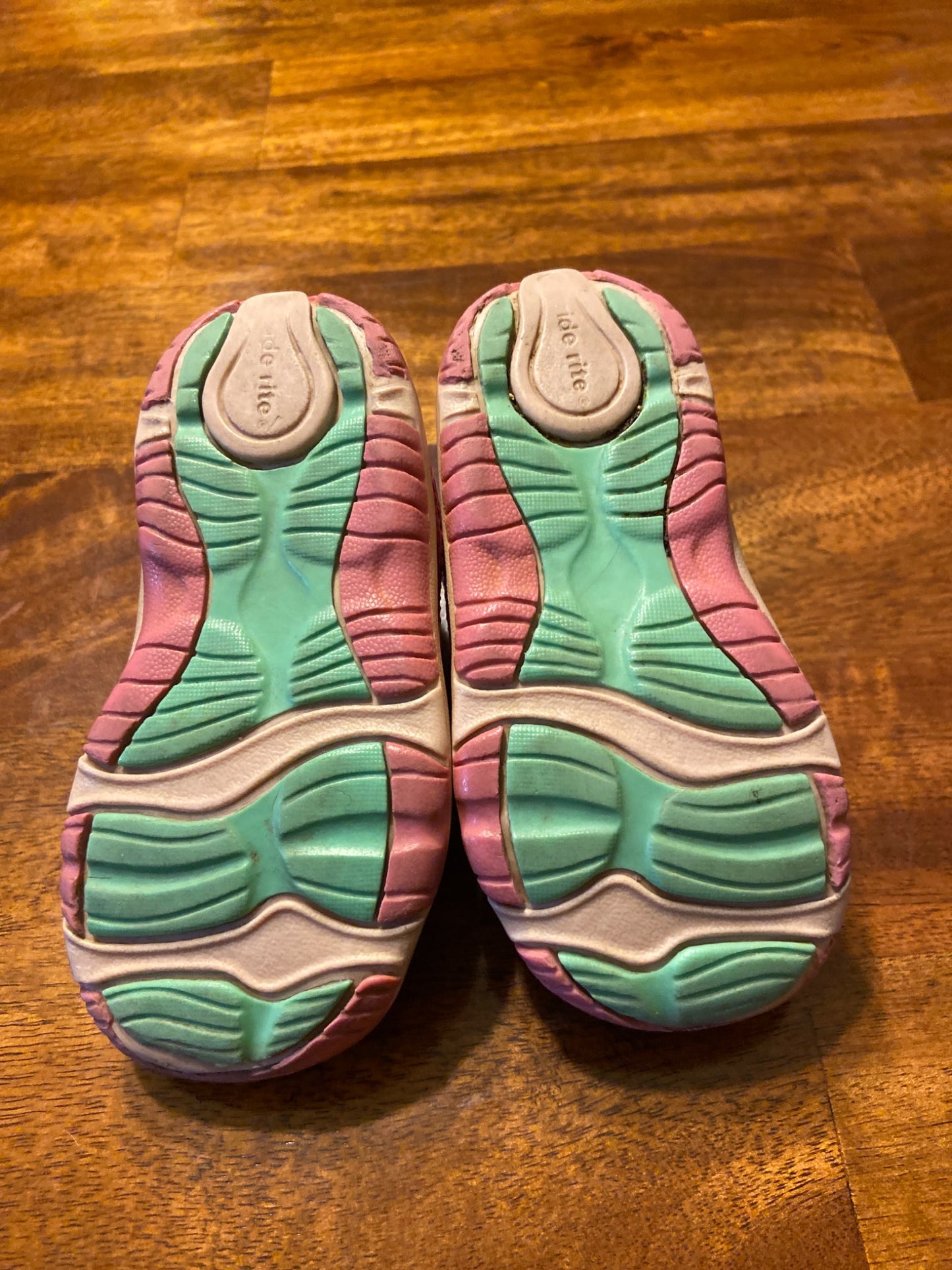 Stride Rite shoes size 4.5, Shoes 4.5 (Walkers:12-24 mth)