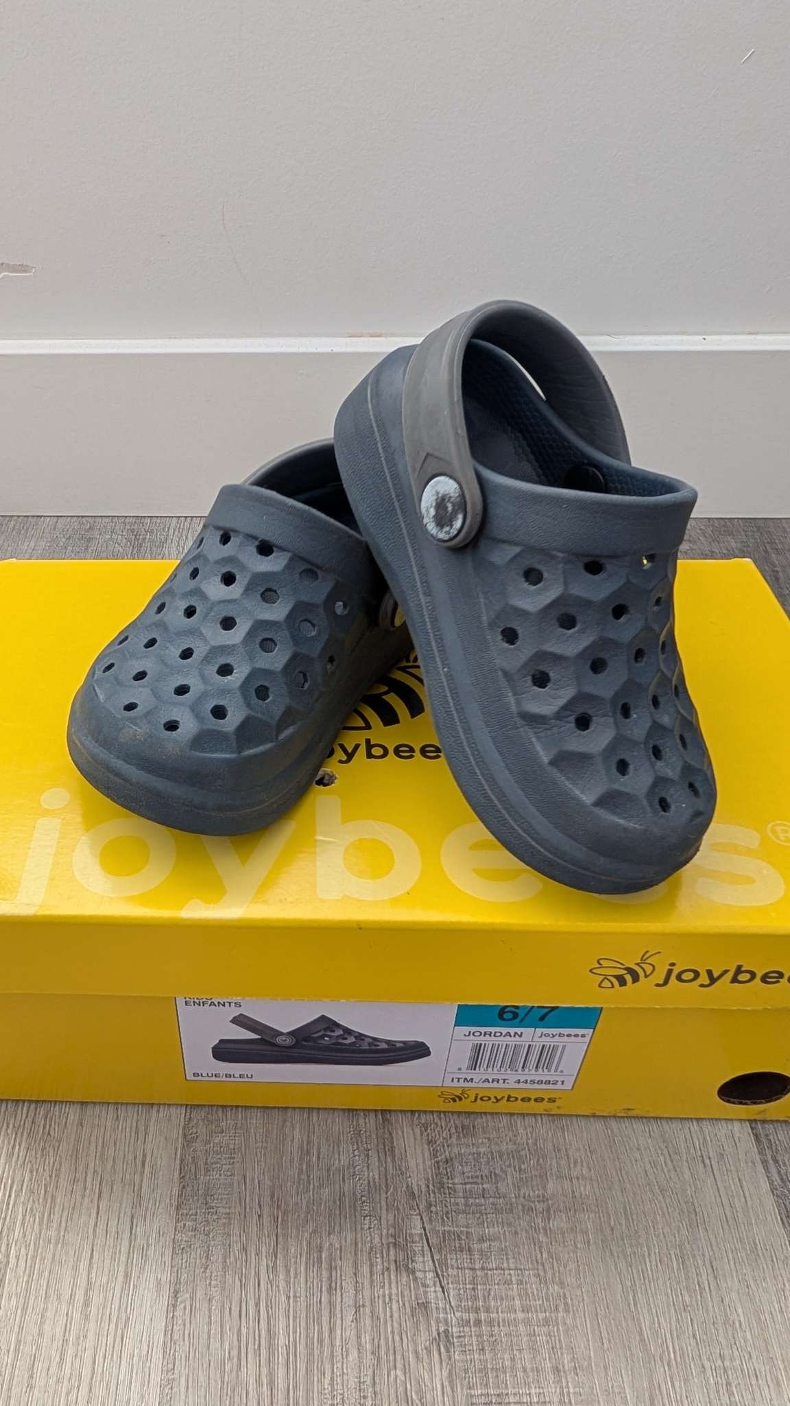 Joybees Navy Blue Sandals 6/7T, Shoes 6.5 (Walkers:12-24 mth)