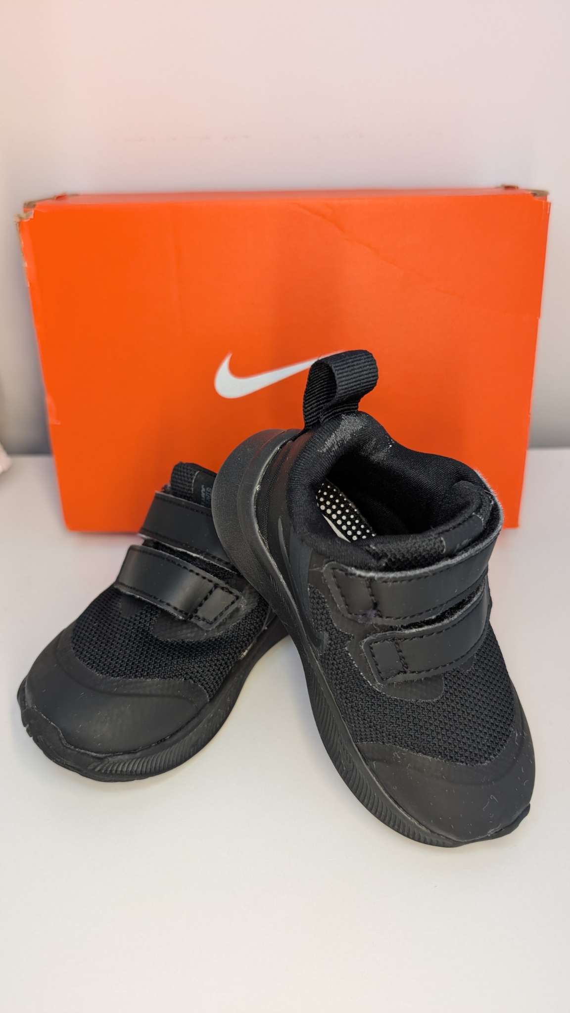 LIKE NEW Nike Star Runners size 4C with box, Shoes 4 (Baby: 0-12 mth)