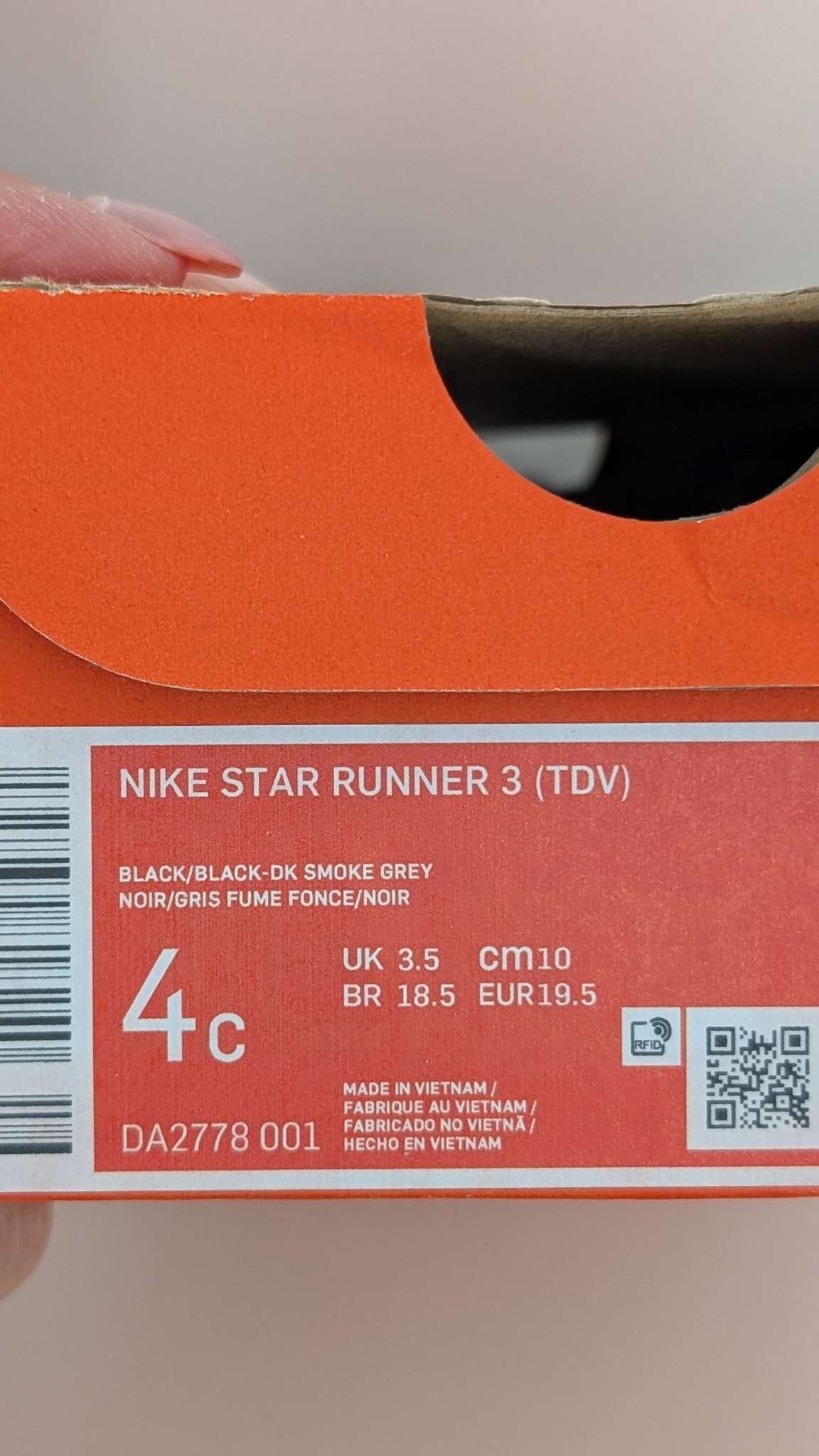 LIKE NEW Nike Star Runners size 4C with box, Shoes 4 (Baby: 0-12 mth)