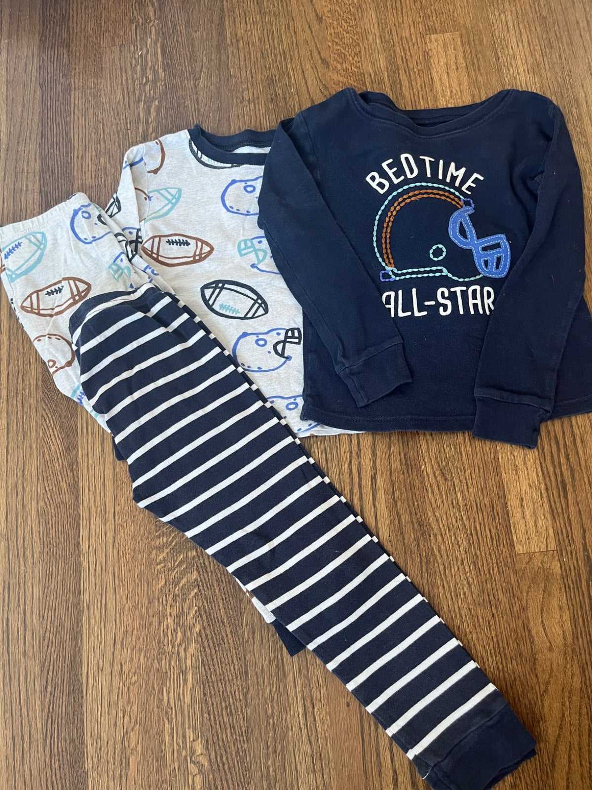 Carter’s Football Pj Bundle 5T VGUC, Kids 5/5T