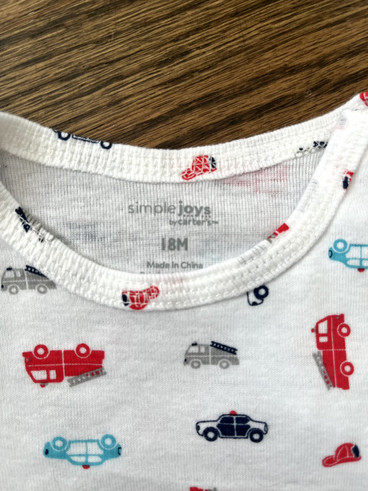 Set of 4 EUC Onesies 18M, Kids 18 Month (12-18M)