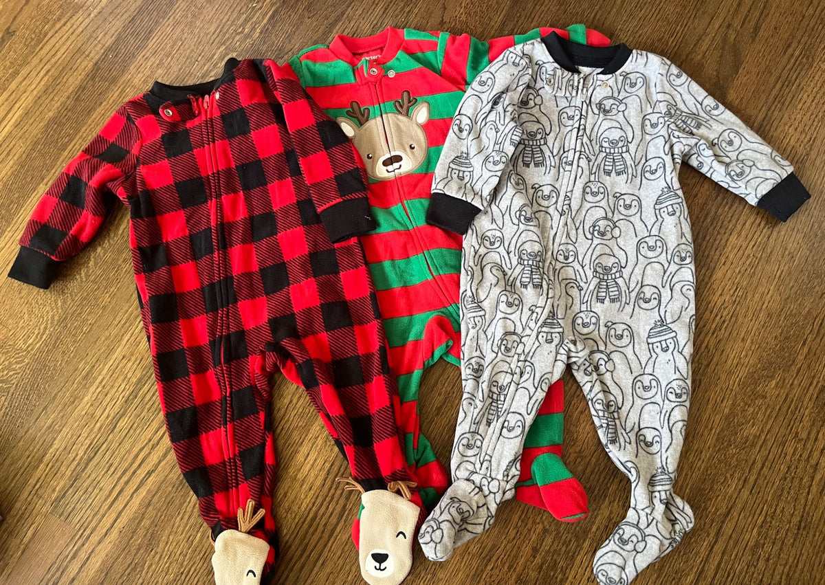 3 Pk Holiday Fleece Sleepers 6M VGUC, Kids 6 Month (3-6M)