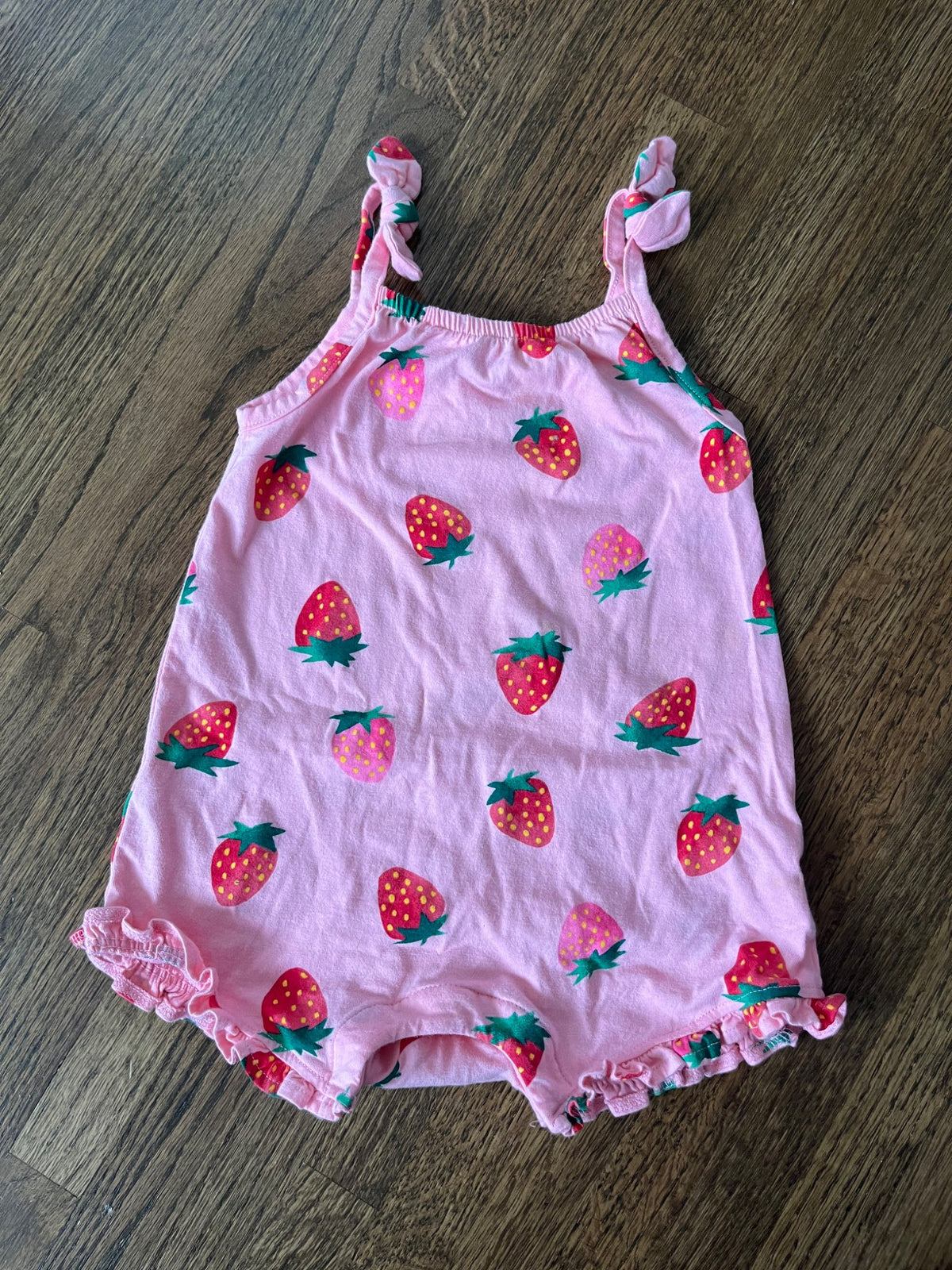 Pink Strawberry Romper VGUC 18-24M, Kids 24 Month (18-24M)