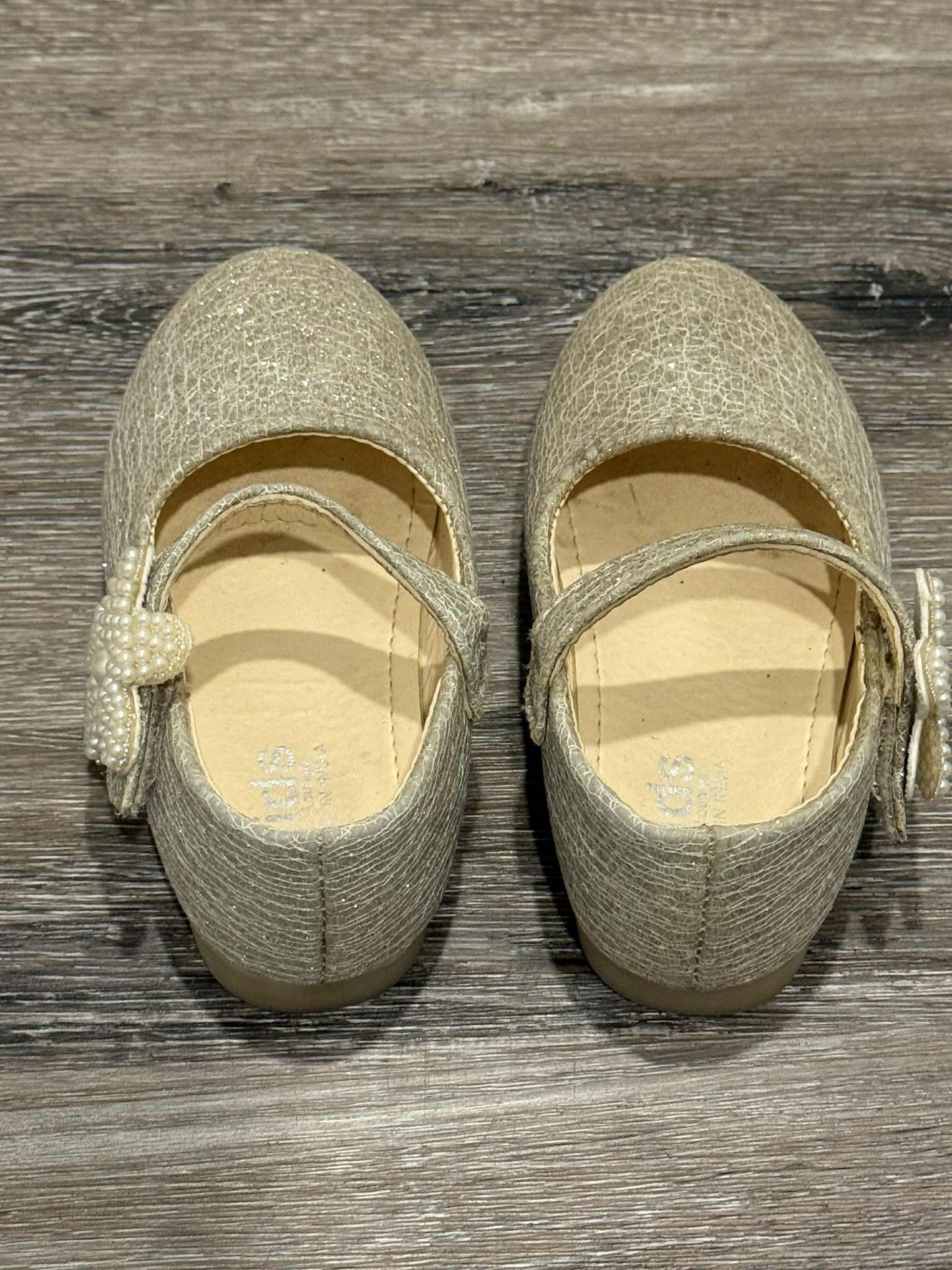 Toddler Dress Shoes, gold. Size 8.5, Shoes 8.5 (Toddler:2-4yr)
