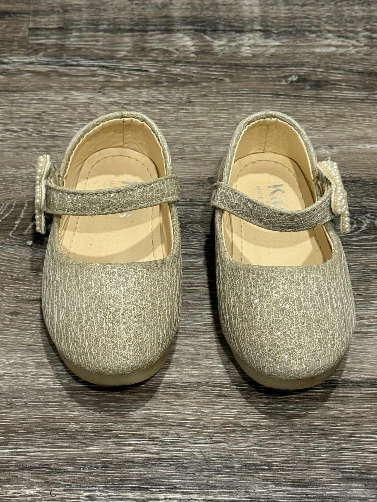 Toddler Dress Shoes, gold. Size 8.5, Shoes 8.5 (Toddler:2-4yr)