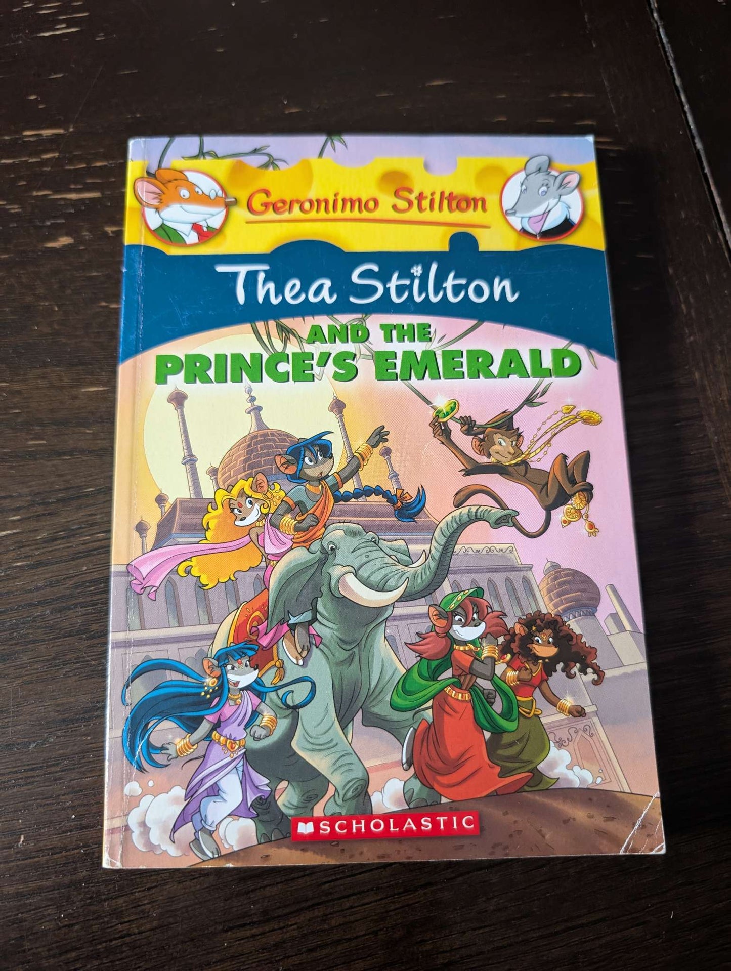 3 books - Thea Stilton (2nd to 4th grade, reading level grade 4)