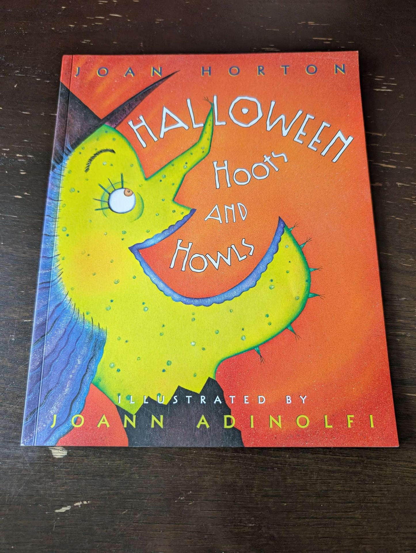 Bundle of 3 Halloween books