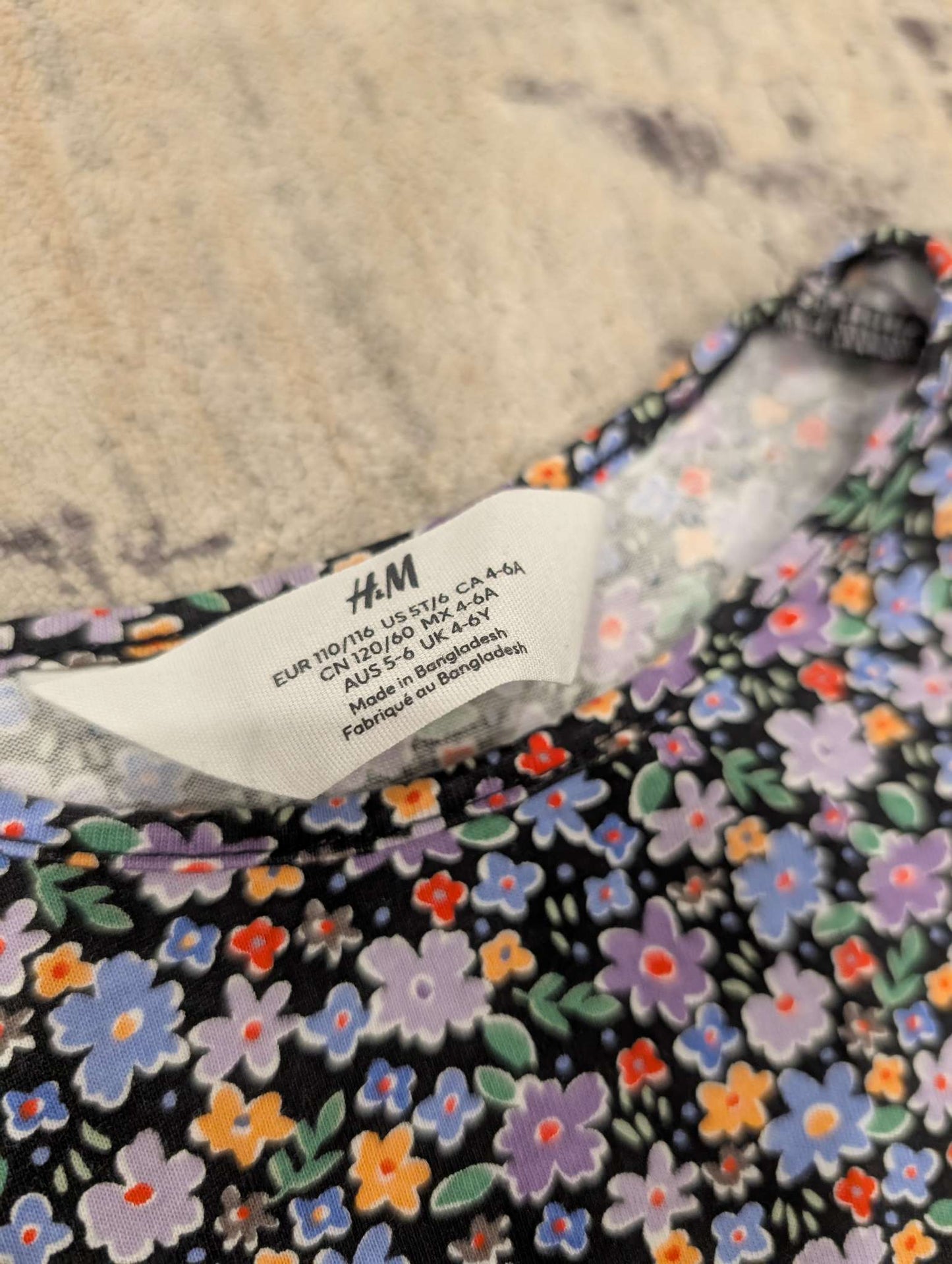 Bundle of 2 - H&M long sleeve dresses. US 5/6T, Kids 5/5T (extra small)