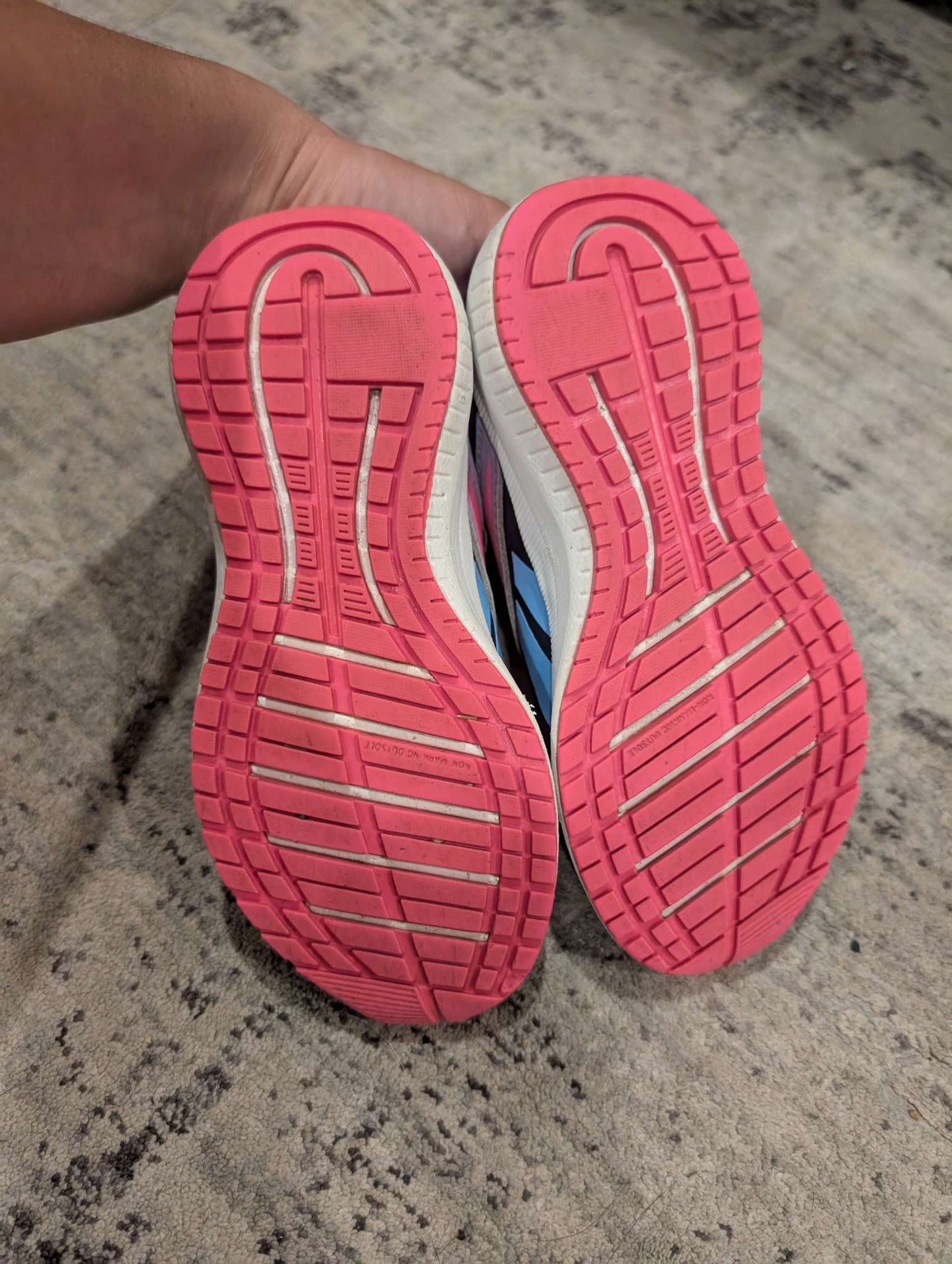Girls Reebok Runners - Size 11. Original price $70, Shoes 11 (Toddler:2-4yr)