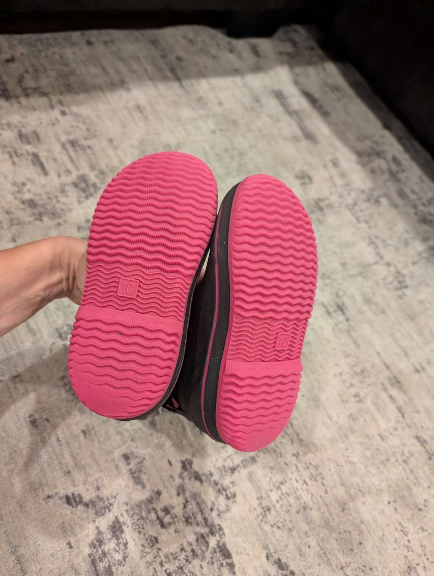 Black and pink heart boots - size 10, Shoes 10 (Toddler:2-4yr)