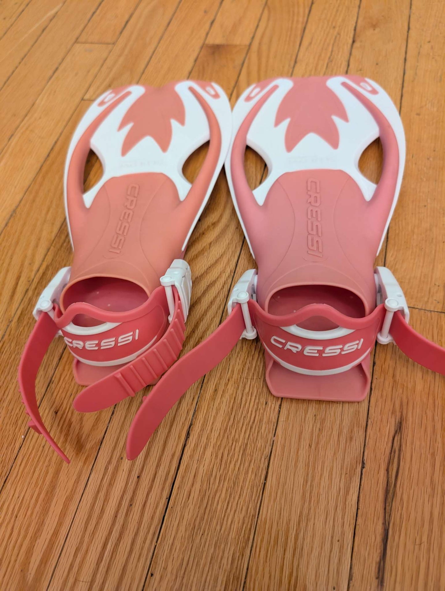 Cressi Snorkeling Fins - Size S/M (US Kid 9.5-13.5) Pink. Original price: $65