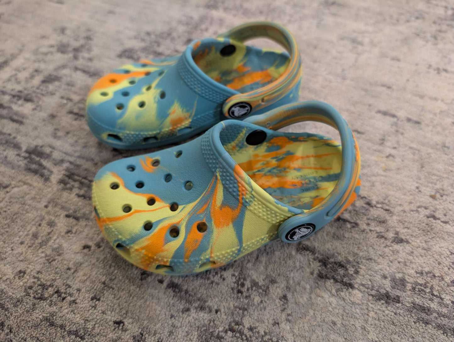 Crocs Kids' Classic Marbled Tie Dye Clog - Size 8. MSRP $55, Shoes 8 (Toddler:2-4yr)