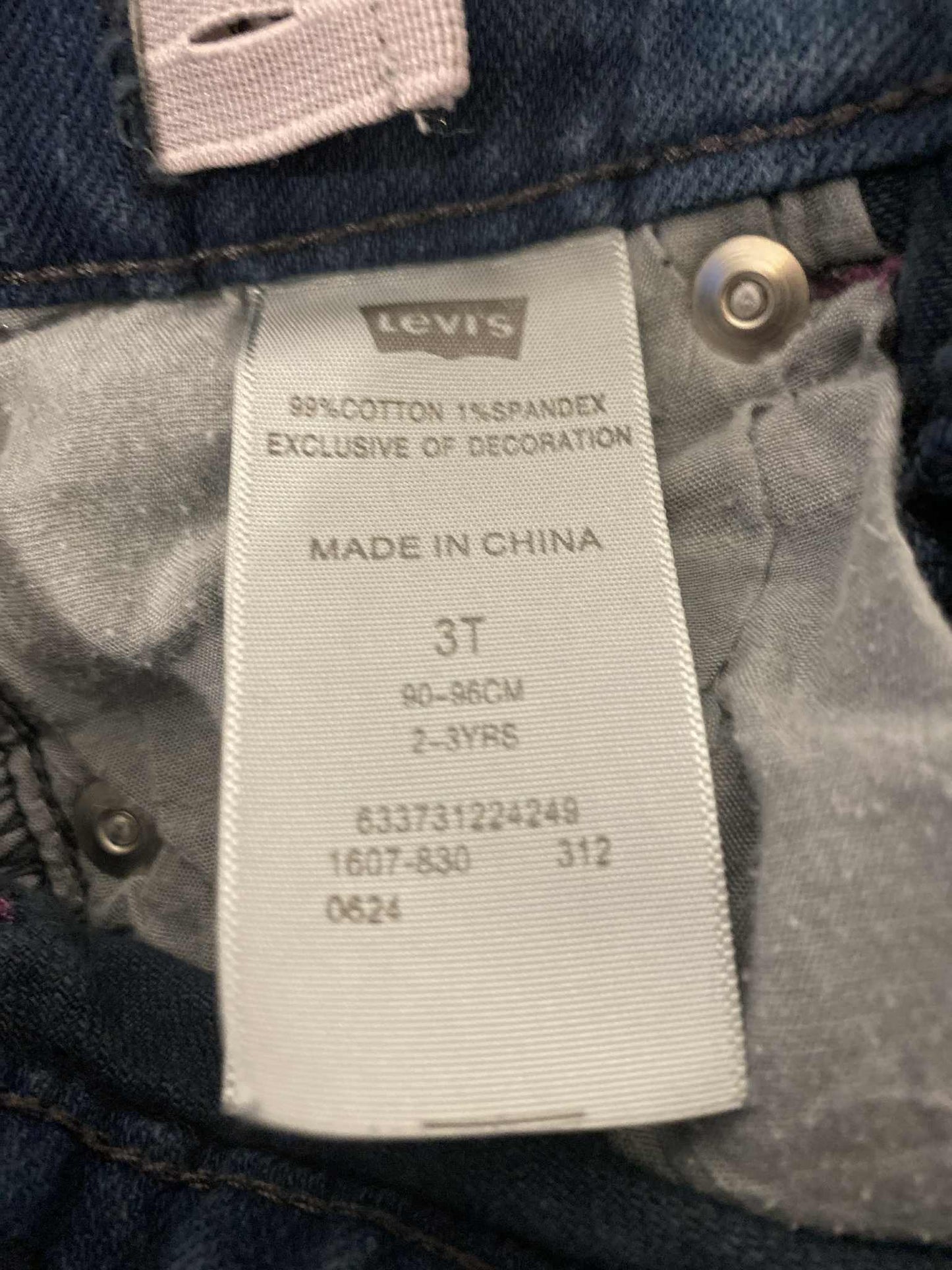2 pairs of girls 3T Levis Jeans , Kids 3T
