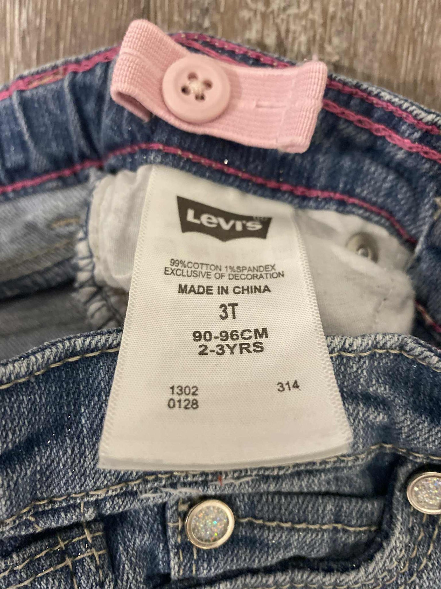 2 pairs of girls 3T Levis Jeans , Kids 3T