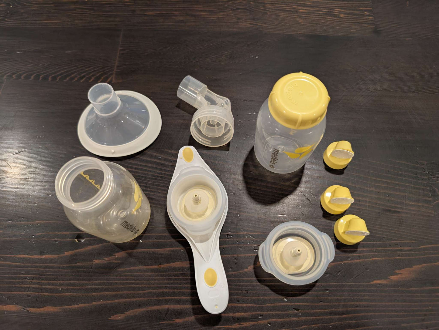 Medela Hand Pump + Spare Parts