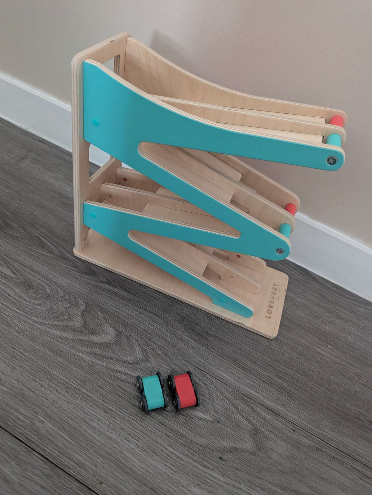 LOVEVERY - Race and chase car ramp and 2 cars