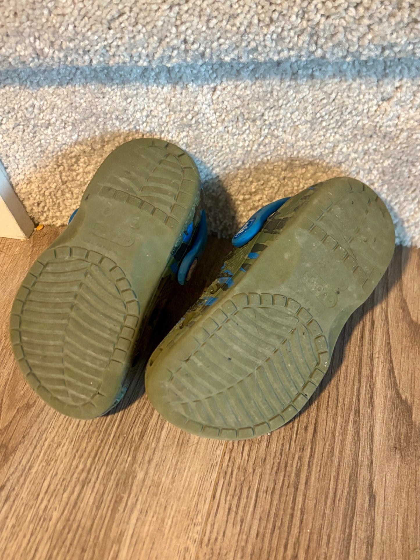Toddler Camo Crocs, size 8, Shoes 8 (Toddler:2-4yr)